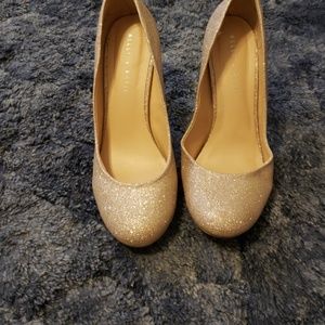 Gold Sparkle pumps